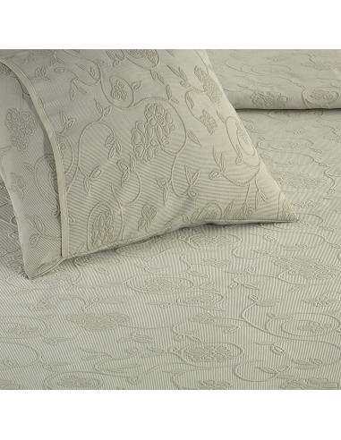 Colcha Piqué Flores en Relieve Modelo...