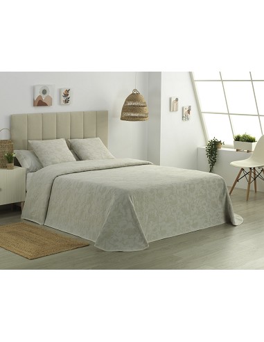 Colcha Piqué Flores en Relieve Modelo...